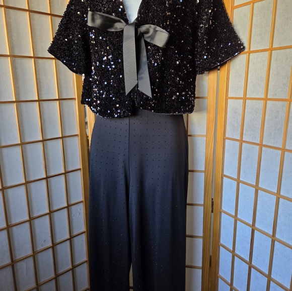 NWT WOMENS H&M BLACK SEQUINS & FRONT BOW CROPPED SHORT SLEEVE EVENING TOP SMALL - Picture 4 of 8